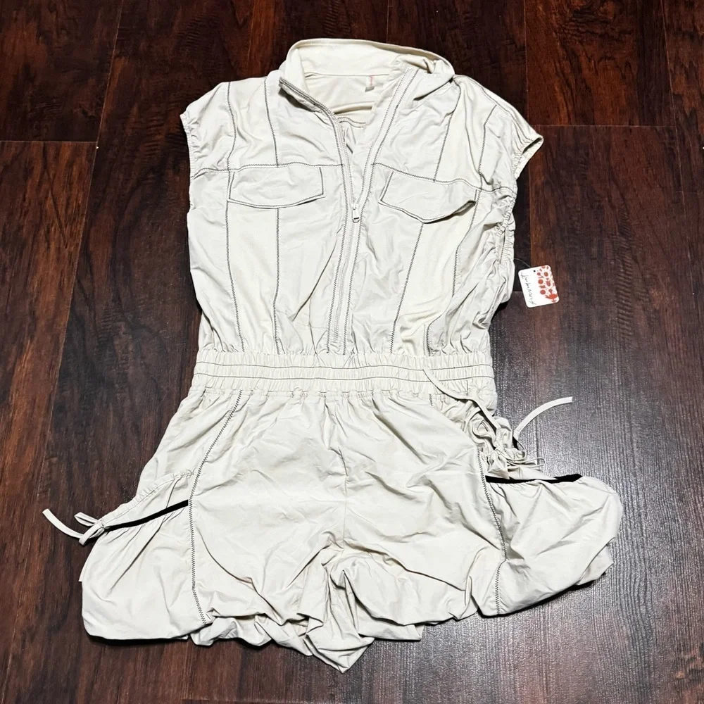 FREE PEOPLE “Grassroots Shortsie” Beige Zip-Up Romper Medium NWT
